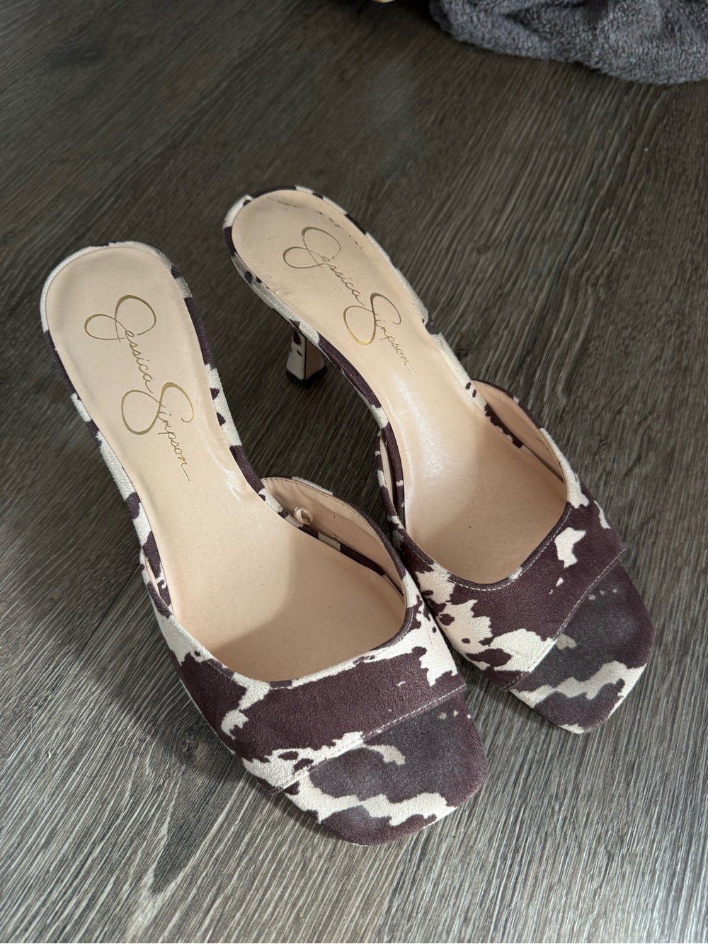 Jessica Simpson Brown & Cream Patterned Mule Heels cow print